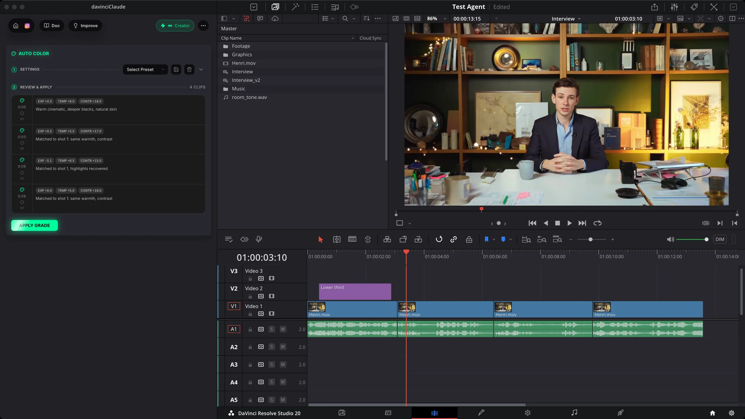 Panel de Auto Color con el etalonaje de cada clip junto a una entrevista etalonada en un timeline de DaVinci Resolve